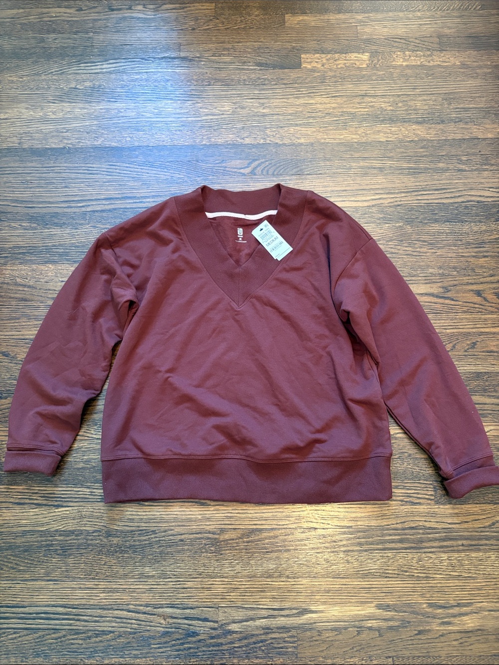 Ideology Women's V-Neck Sweatshirt in Burgundy